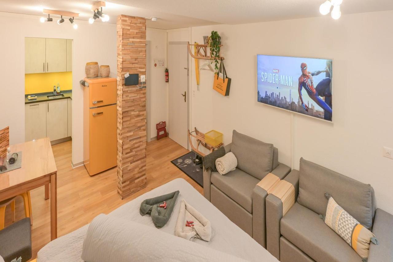 Ambassador Yellow Home Grächen Extérieur photo