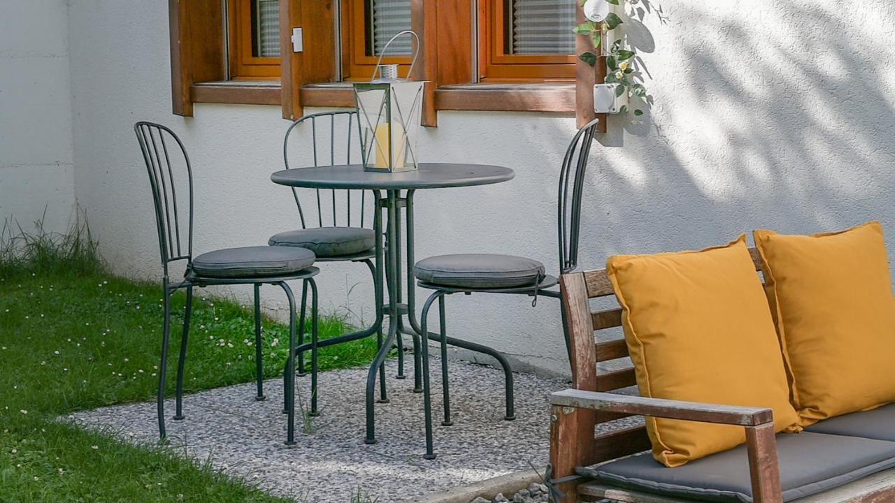Ambassador Yellow Home Grächen Extérieur photo